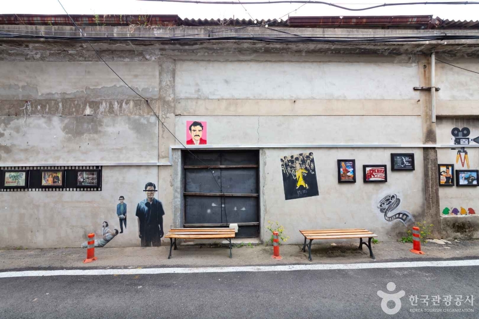 Yuklim-gogae Alley — Chuncheon Myeongdong & Jungang Market