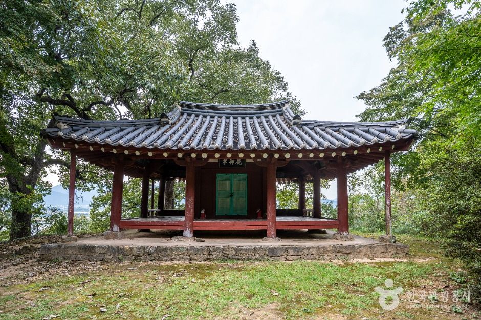 Myeonangjeong Pavilion — Damyang Myeongokheon, Songgangjeong & Myeonangjeong