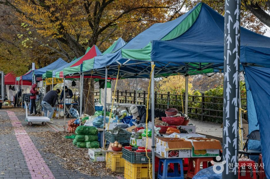 Damyang Market — Damyang Damyang Town & Juknokwon