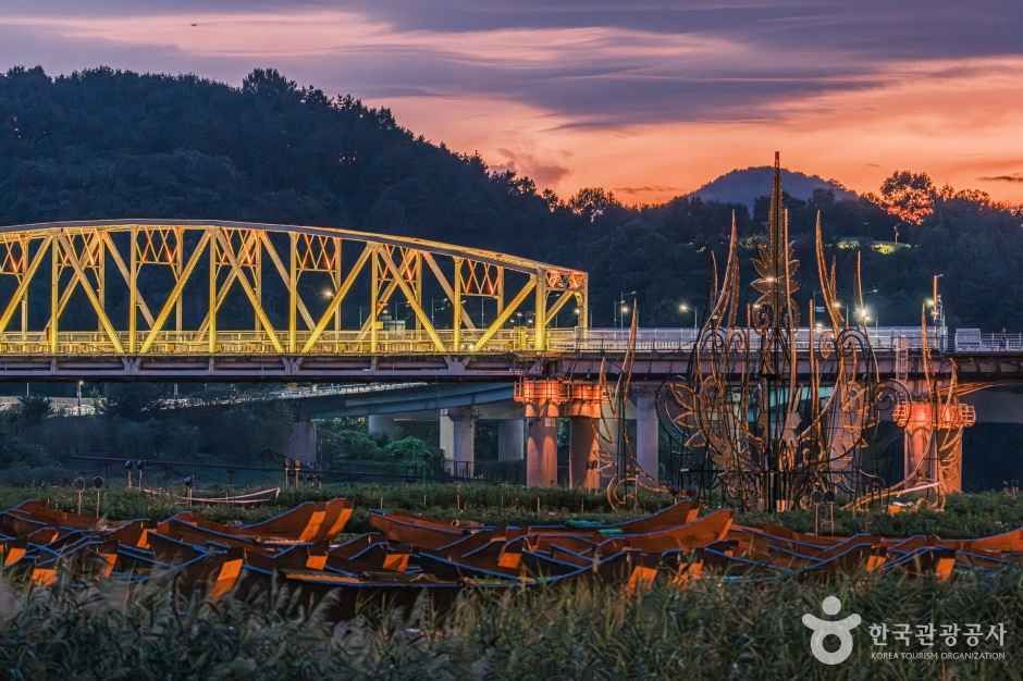 Mir Island — Gongju Geum River & Sinkwan-dong