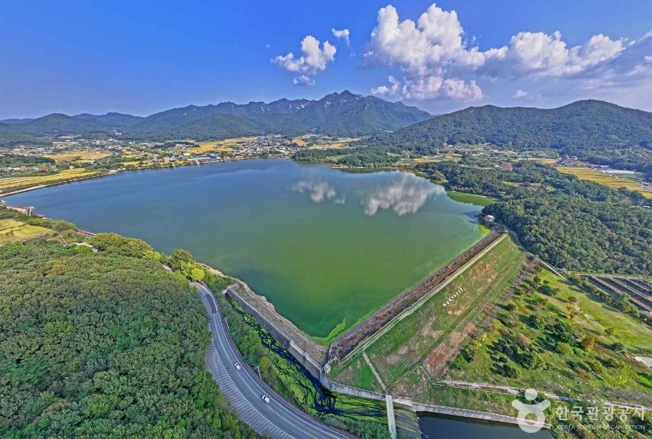 Gyeryong Reservoir — Gongju Gyeryongsan: Gapsa & Donghaksa