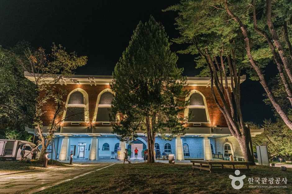 Chungnam History Museum — Gongju Gongsanseong & Jemincheon Old Town