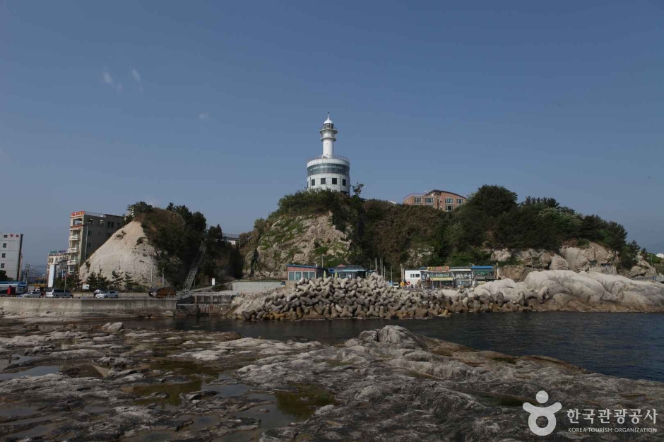 Sokcho Lighthouse Observatory — Sokcho Jungang Market & Dongmyeong