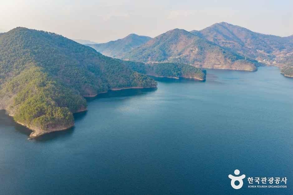 Sangsa Lake — Suncheon Naganeupseong Folk Village
