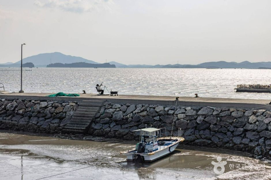 Hwapo Beach — Suncheon Suncheon Bay Wetland & National Garden