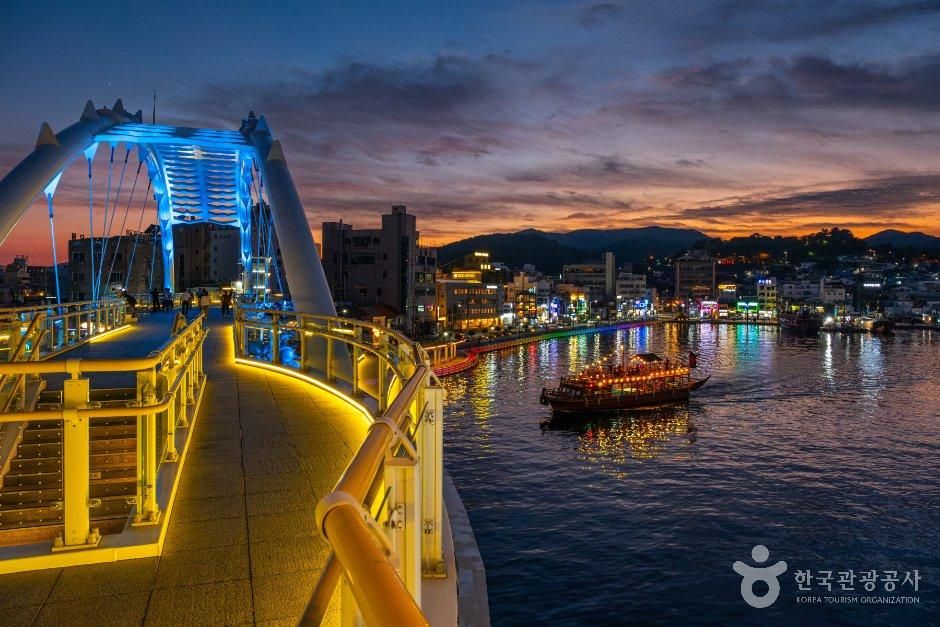 Gangguan Harbor — Tongyeong Old Town, Gangguan & Dongpirang
