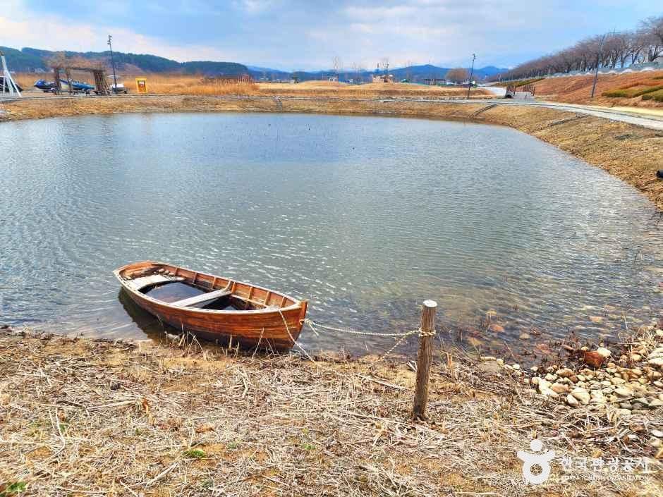Namdaecheon Salmon Eco Park — Yangyang Yangyang Town & Namdaecheon