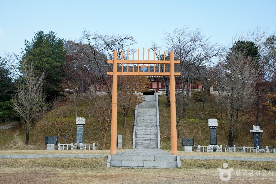 Yangyang Hyanggyo — Yangyang Yangyang Town & Namdaecheon