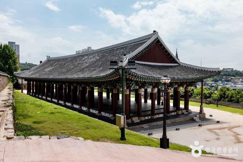 Jinnamgwan Hall — Yeosu Old Downtown, Isunsin Square & Nangman Pocha