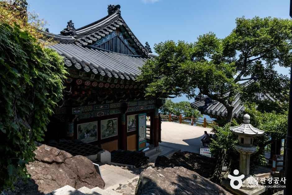 Hyangiram Hermitage — Yeosu Dolsan Island & Hyangiram