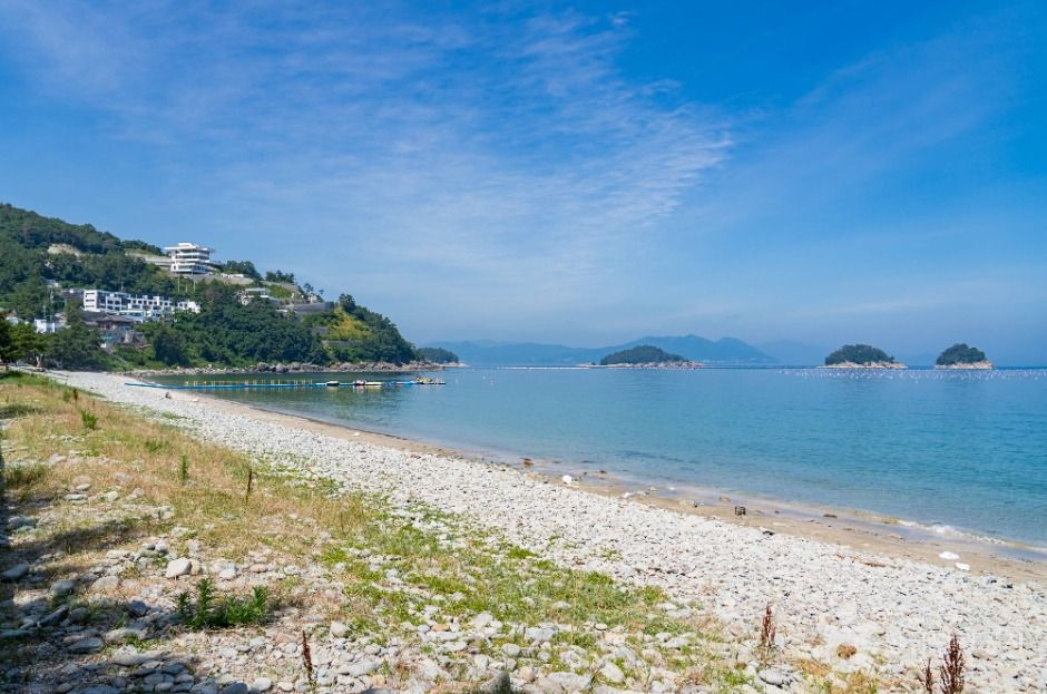 Museulmok Beach — Yeosu Dolsan Island & Hyangiram