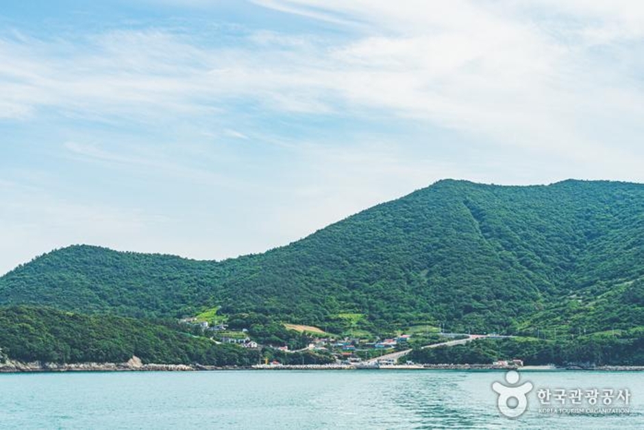 Geumodo Biryeongil Cliff Trail — Yeosu Southern Islands & Coast